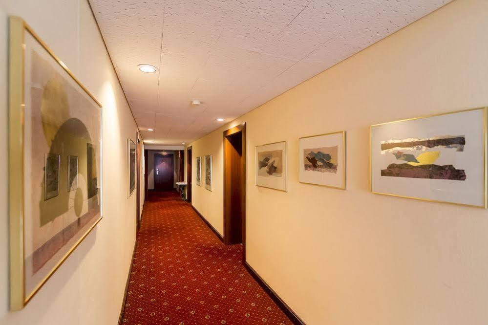 Thermen Hotel & Restaurant Bad Soden บัดโซเดิน อัม เทานุส ภายนอก รูปภาพ